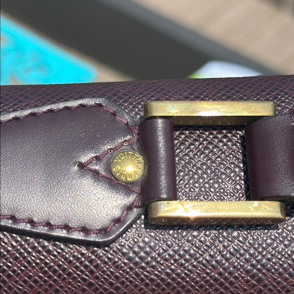 Louis Vuitton Brown Leather envelope Briefcase with Gold Clasp - Picture 3 of 16